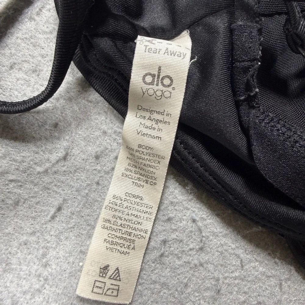 Alo Yoga Interlace Sports Bra Black Strappy Back V-Neck Athletic Crop Top